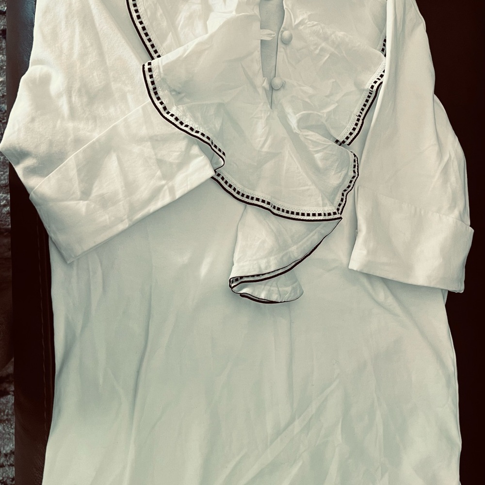 CAbi White Button Front Blouse with Contrast Trim size Medium